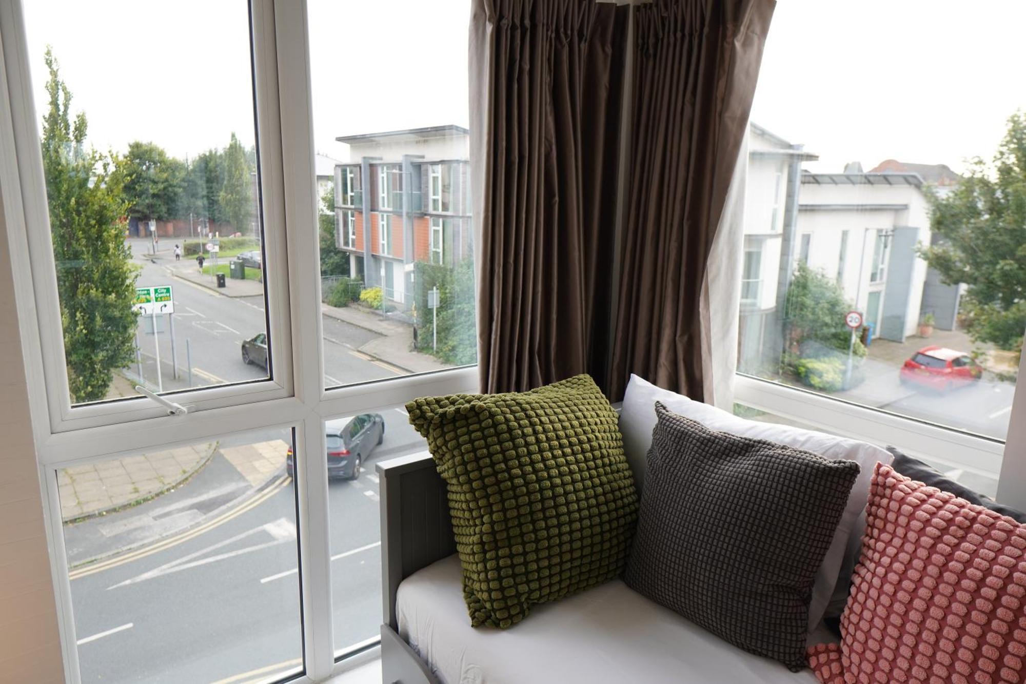 Luxury Rooms - Pick A Room - Free Parking & Kitchen Access, Near Etihad Stadium, The Coop Live & Piccadilly Station, Manchester Exterior foto